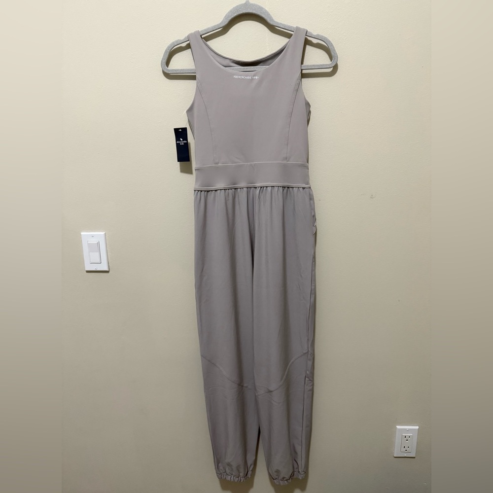 Abercrombie ypb mixed fabric jumpsuit Size 13/14 light taupe - Picture 6 of 9